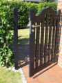 Gartentür für Rahmenzäune, Holztür mit unserem Schließset und vom Kunden dunkel gestrichen